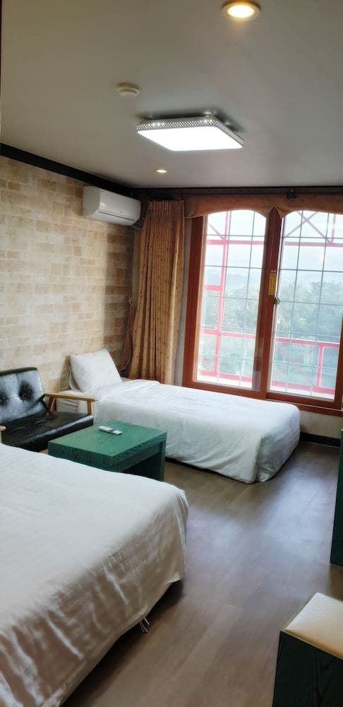Basic Twin Room