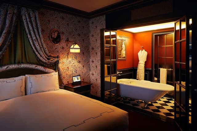 Corner Suite King - Club Lounge Access Included