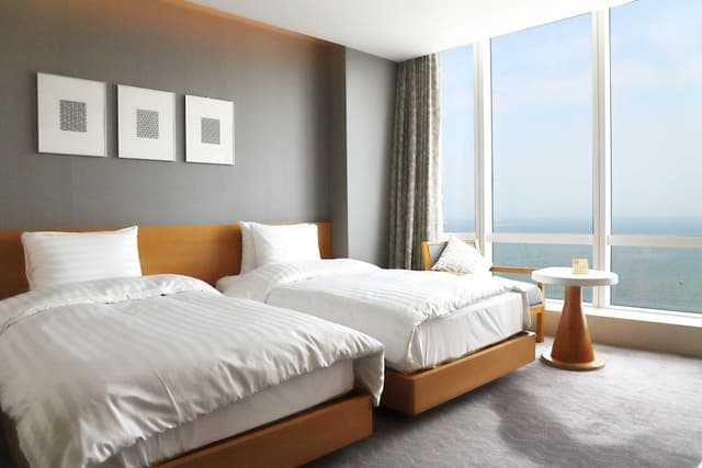 [MyHoliday:Lounge for 2] Superior(Ocean/Twin)-LoungeBreakfast+Snack+Coffee&Bakery+HappyHour+Minibar