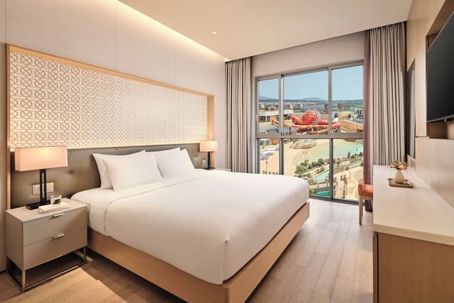 [Hanbok+Casino PKG] Superior King Water Park View (Sky pool + Water park for 2)