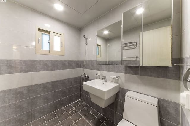 Family Room, 2 Bedrooms