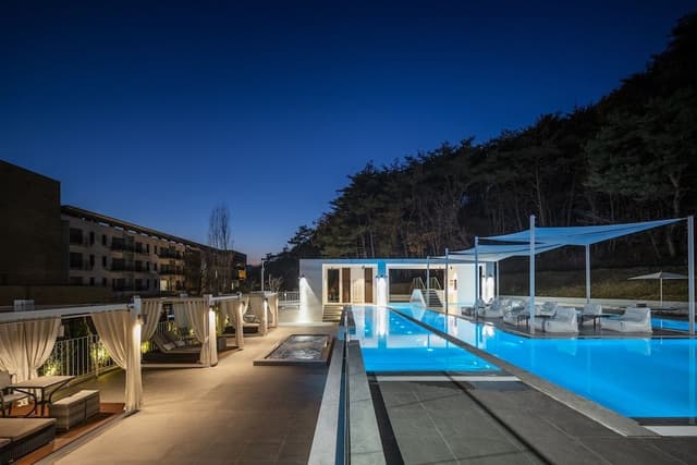 [Never-Ending Garden Pool] Villa (Pine) + Pool Access for 2