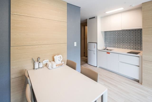 [White Porcelain PKG] Suite(Kitchen/Park view/Double) - Cheongsong white porcelain gift set 1EA