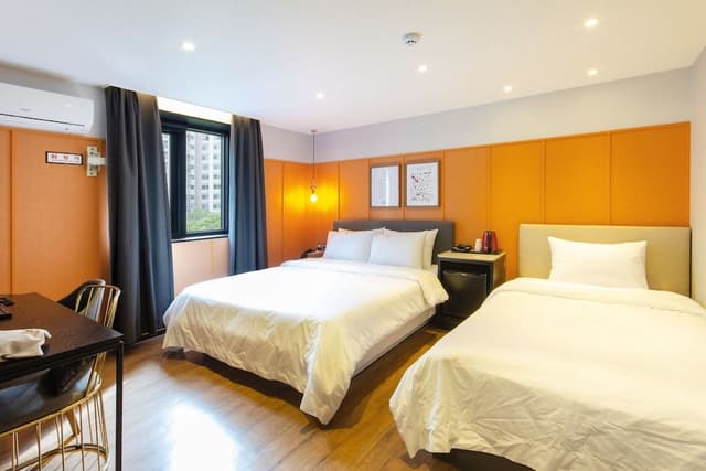 Deluxe Twin Room
