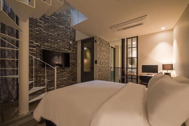 Premium Garden Room - Bath Bomb Package