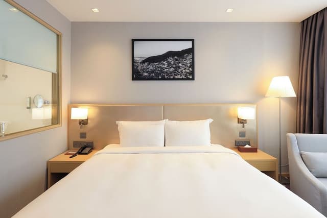 Deluxe Room, 1 King Bed, Mountain View (Avani)