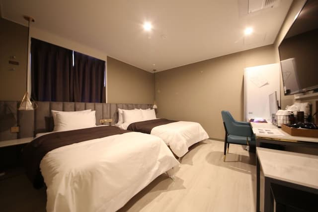 Deluxe Twin Room