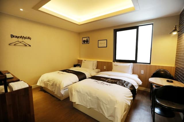 Standard Twin Room
