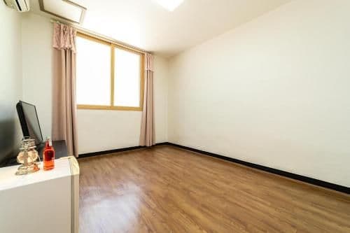Korean style ondol room