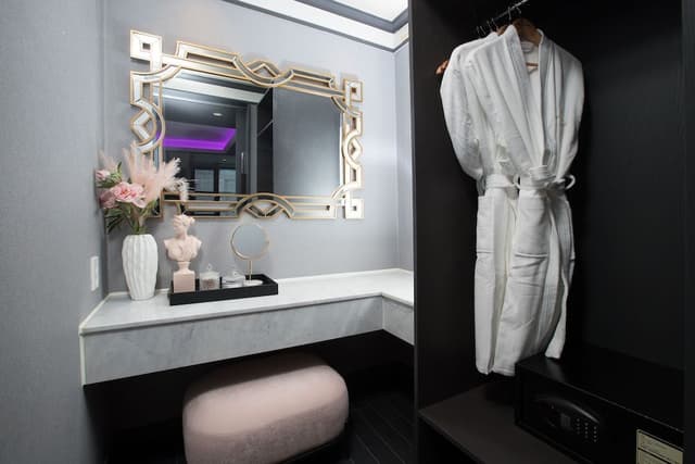 Romantic Suite [3PM Check in]