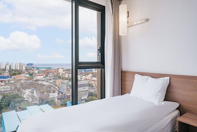 Standard Triple Room, Non Smoking, Ocean View