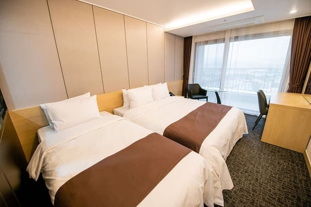 Standard Twin Room