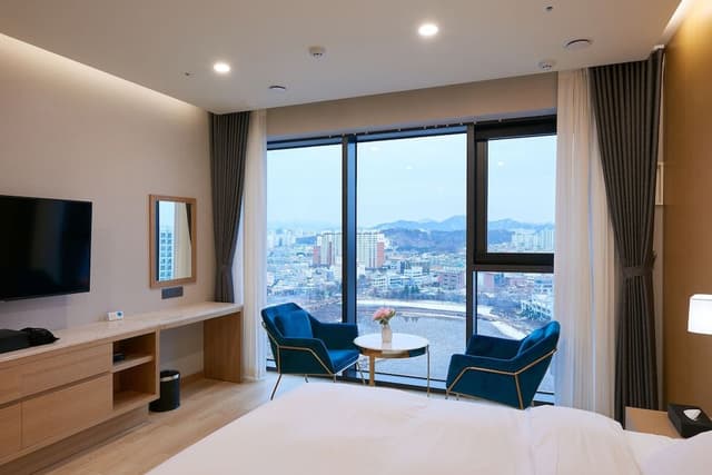 Deluxe Double Room (Breakfast Included)