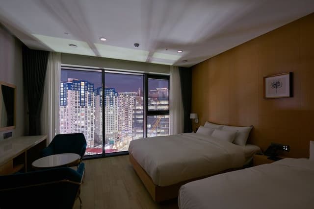 Deluxe Family Twin Room (Breakfast Included)