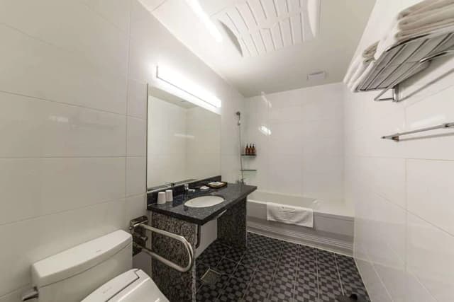 Double Room (Children under 5 not allowed)