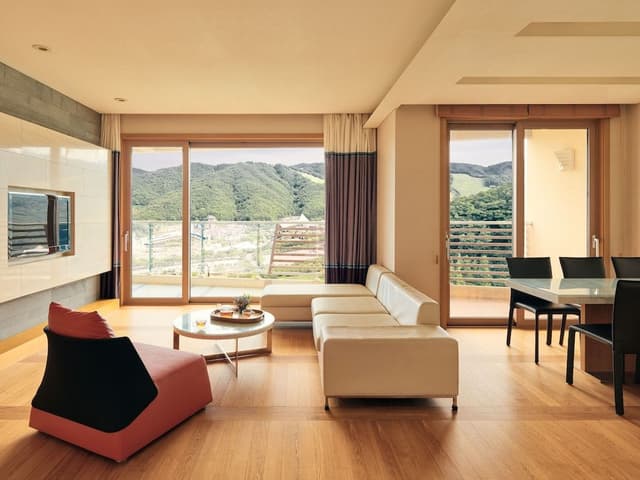 [Holiday PKG(2Adults+1Kid)] Silver Suite(Kitchen/Park View)-Choose1 OceanWorld/BF/InfinityPool/AntWo