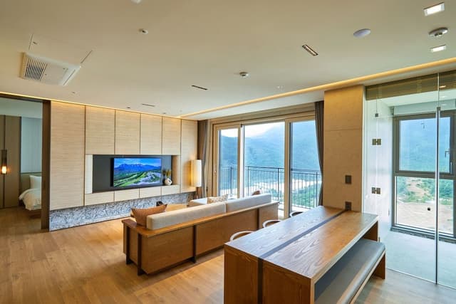 [Morning PKG] Gold Suite(Kitchen, Seorak Mountain, Bed) - Breakfast Buffet for 2 Adults & 1 Child