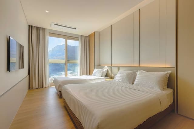 [Morning PKG] Gold Suite(Kitchen, Seorak Mountain, Bed) - Breakfast Buffet for 2 Adults & 1 Child