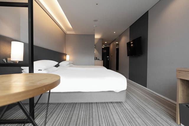 Business Twin Room, City View