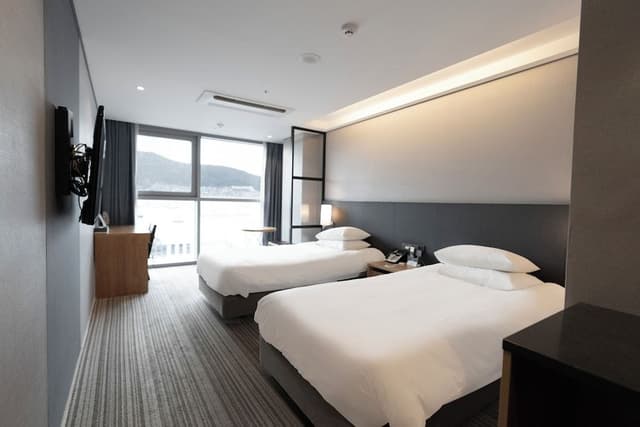 Business Twin Room, City View