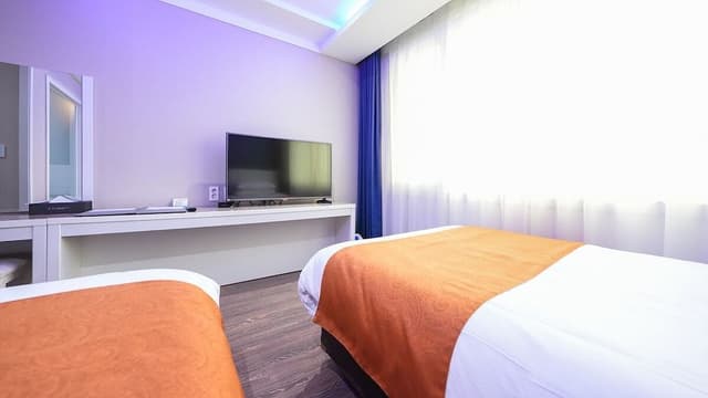 Standard Twin Room