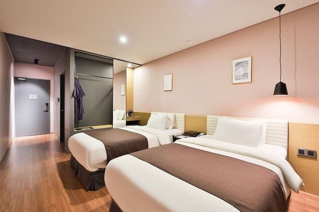Standard Twin Room (NO Sea View)