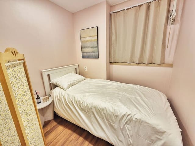 One Bed - 2 People