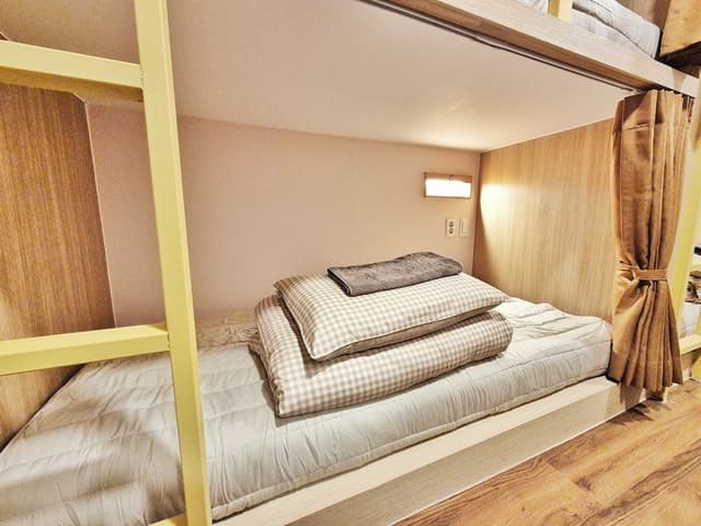 One Bed - 2 People