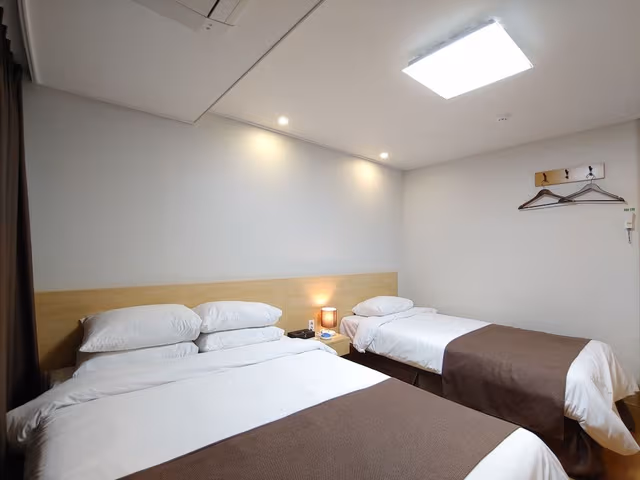 Deluxe Twin Room