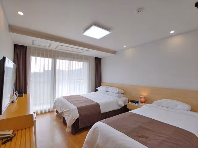 Deluxe Twin Room