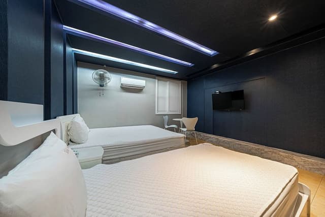 Deluxe Twin Room