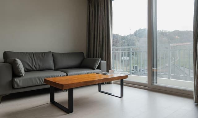 Family Room (A/B type randomly assigned)