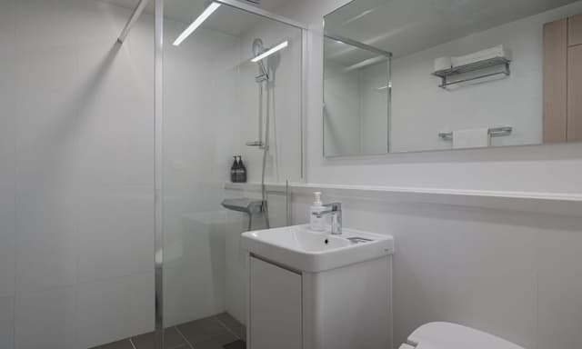 Family Room (A/B type randomly assigned)