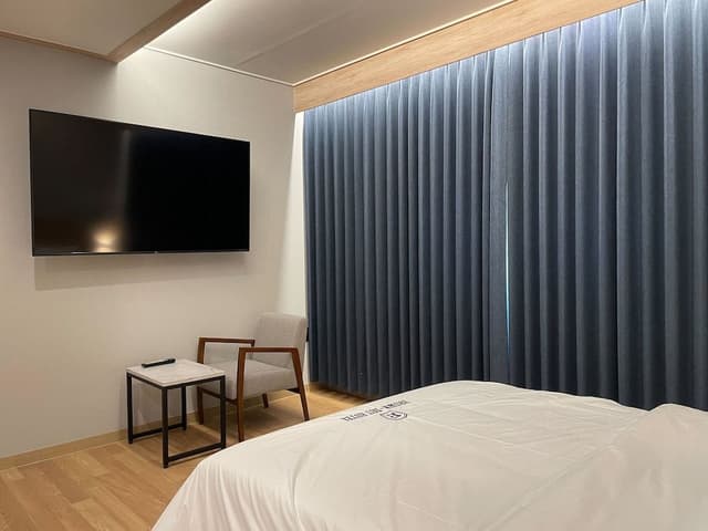 Deluxe Double Room, 1 Queen Bed [Unavailable Breakfast on Monday & Public Holiday]