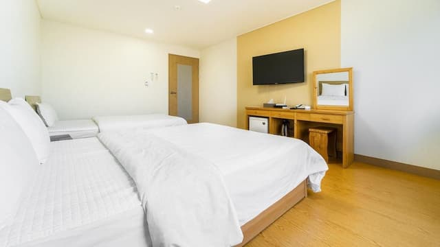 Basic Room, 1 Bedroom (deluxe twin-5)