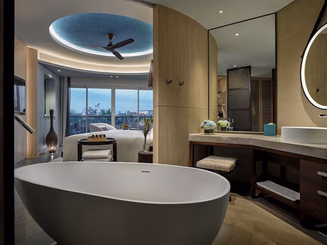 Premium Deluxe Room, 1 King Bed, Ocean View