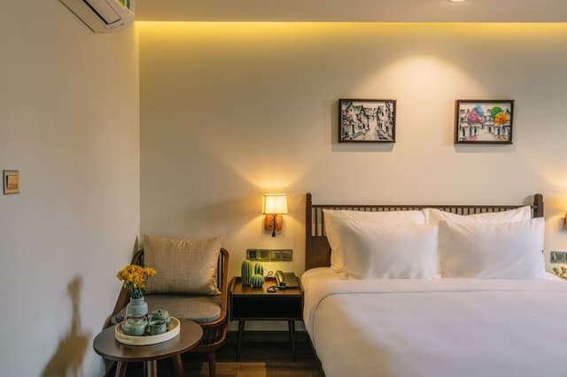 King Suite, Balcony