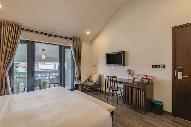 King Suite, Balcony
