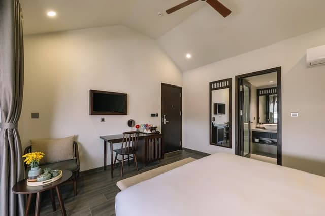 King Suite, Balcony