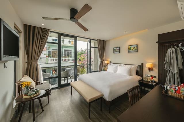 King Suite, Balcony