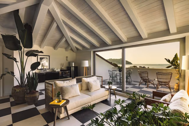 Royal Bay Suite