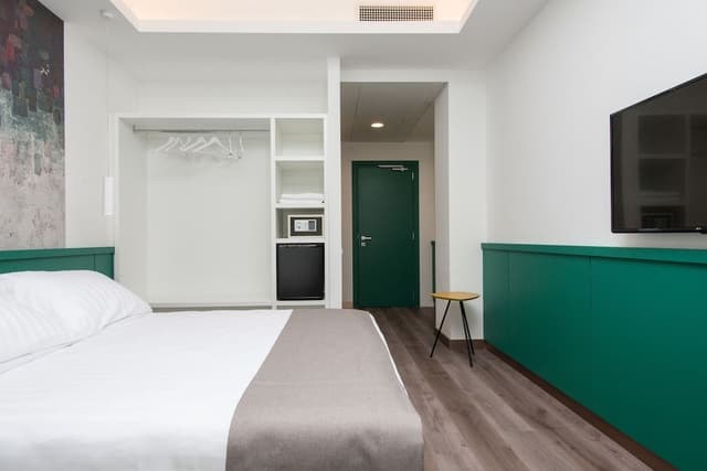 Standard Double Room, 1 Double or 2 Twin Beds, No Windows