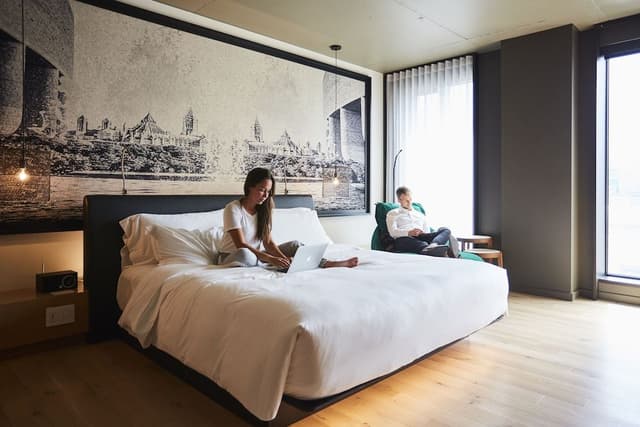 Signature Room, 1 King Bed, City View