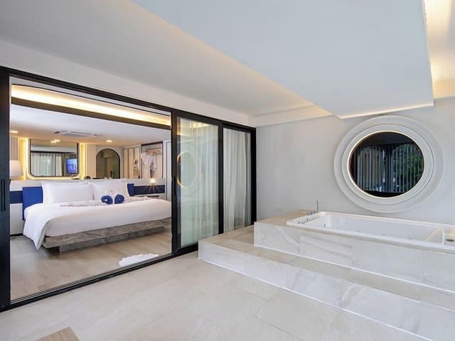 Oceanfront Terrace Suite