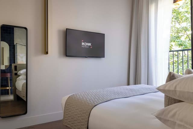 Premium Room, 1 Queen Bed