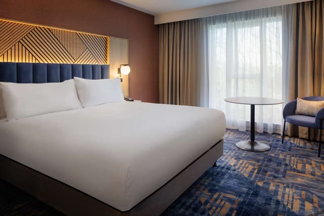 KING SUPERIOR ROOM