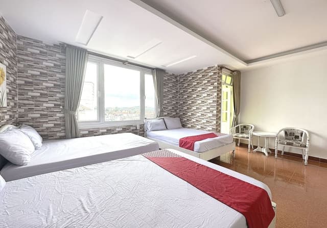 Family Room, Multiple Beds