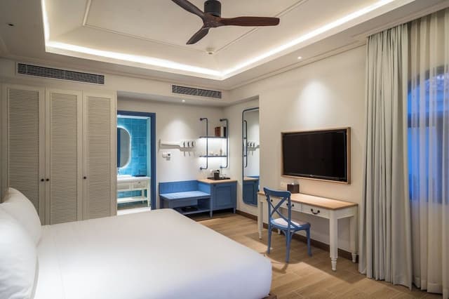 Deluxe King