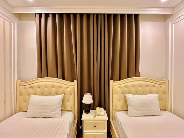 Standard Twin Room, No Windows