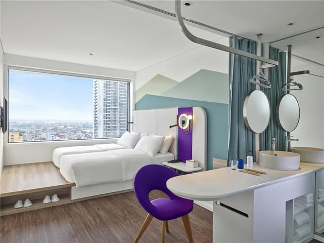TWIN BED ROOM